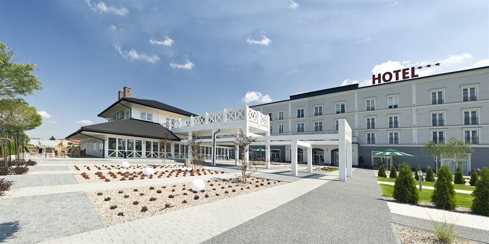 Hotel Lamberton Ołtarzew Buitenkant foto